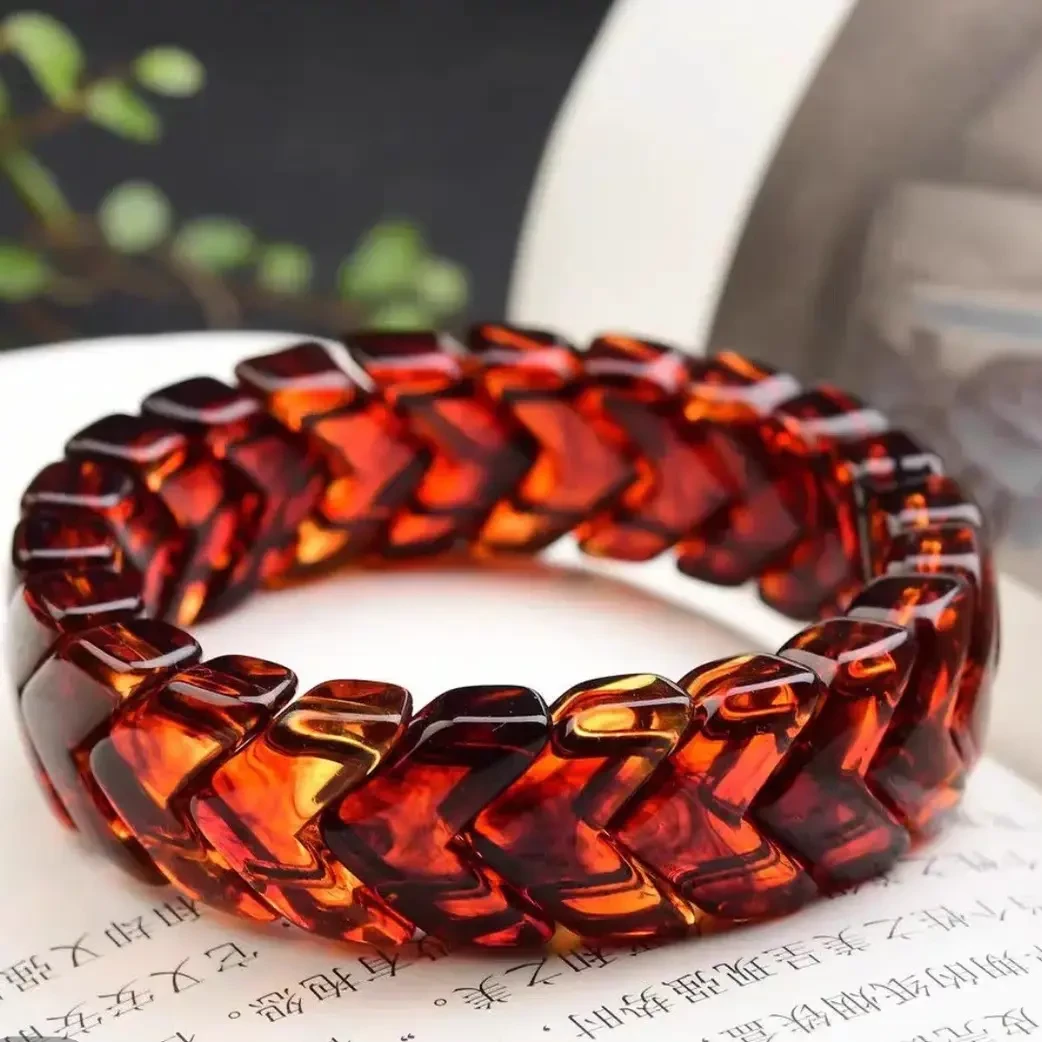 MA4536金龙血丝珀心形手牌手串