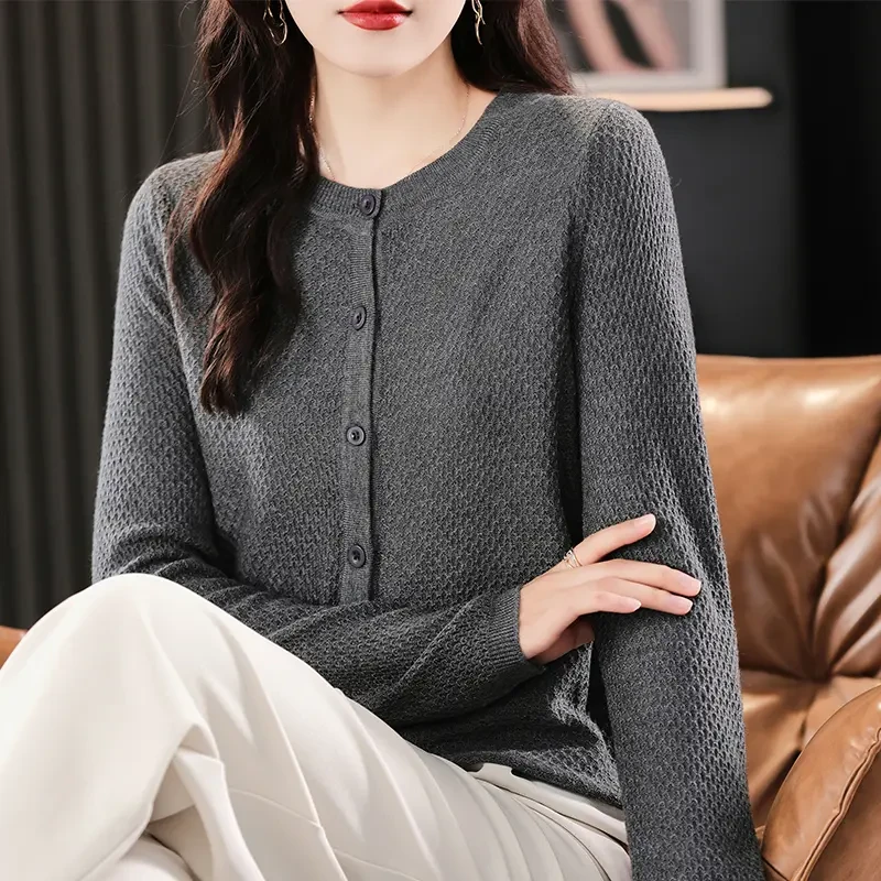 轻盈舒适触肤柔软干爽百搭简约针织羊毛衫女春秋长袖短款时尚女士
