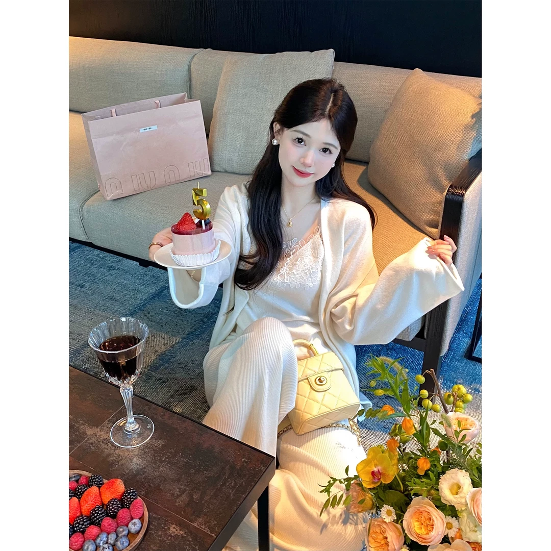 GA盈瓷 针织套装秋2025蕾丝吊带 24FW0369