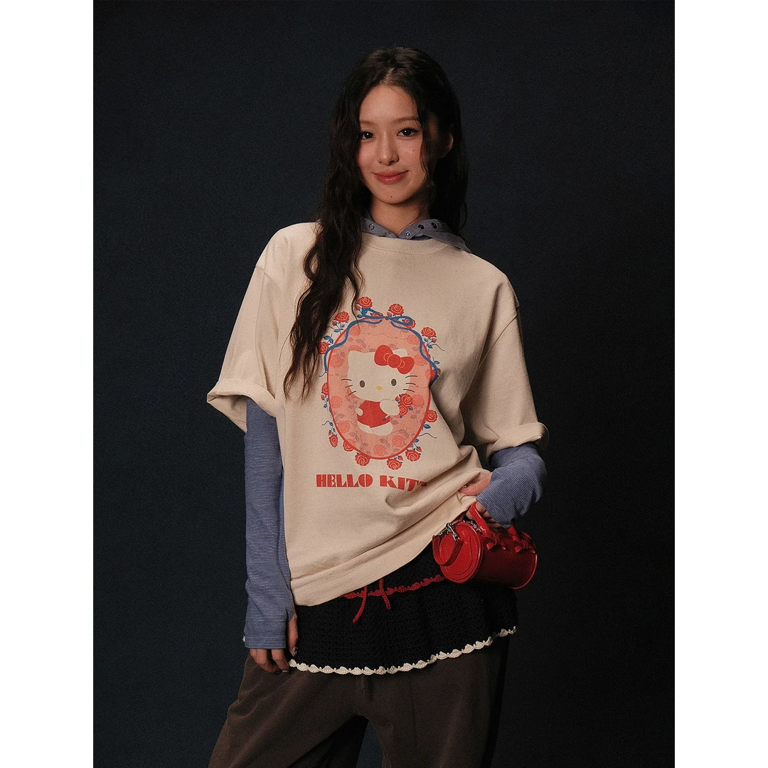 Moromoro &【Hellokitty】玫瑰花印花刺绣肌理感宽松短袖T恤