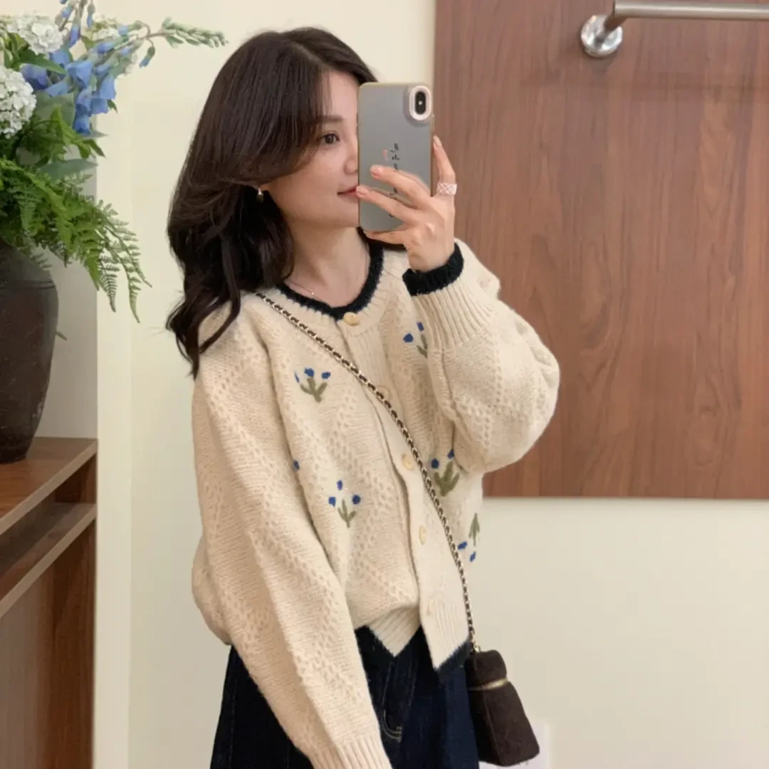 婳婳同款秋季常规款针织衫上衣刺绣女装加厚森系针织毛针织衫