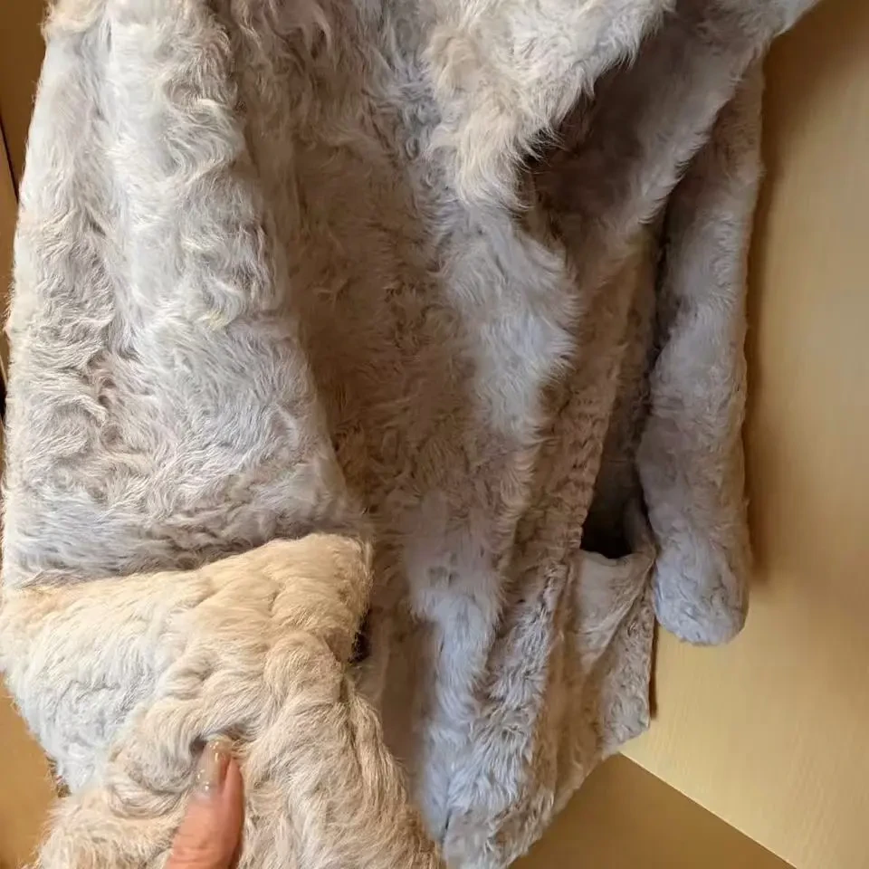 大翻领环保小湖毛一体毛毛外套女冬季保暖中长款大衣