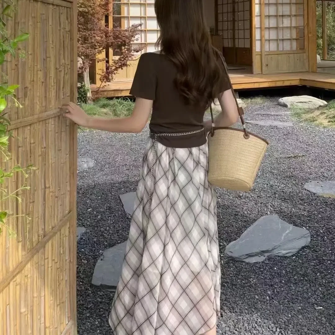 法式复古不规则格纹高腰显瘦大裙摆小众半身裙