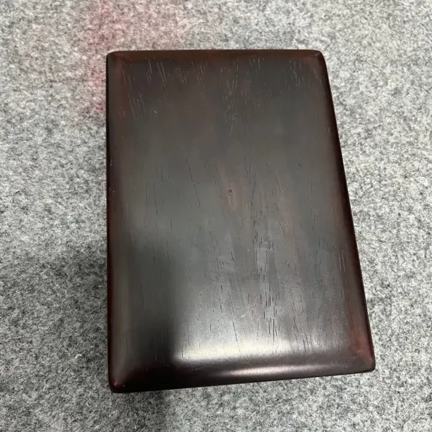 砚台品相完美，做工精细，值得拥有