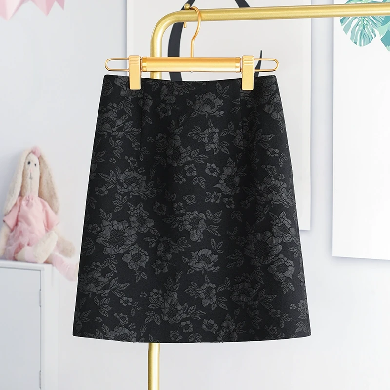 黑色提花半身裙女春夏2025新款修身短裙一步裙高腰显瘦a型a字裙子