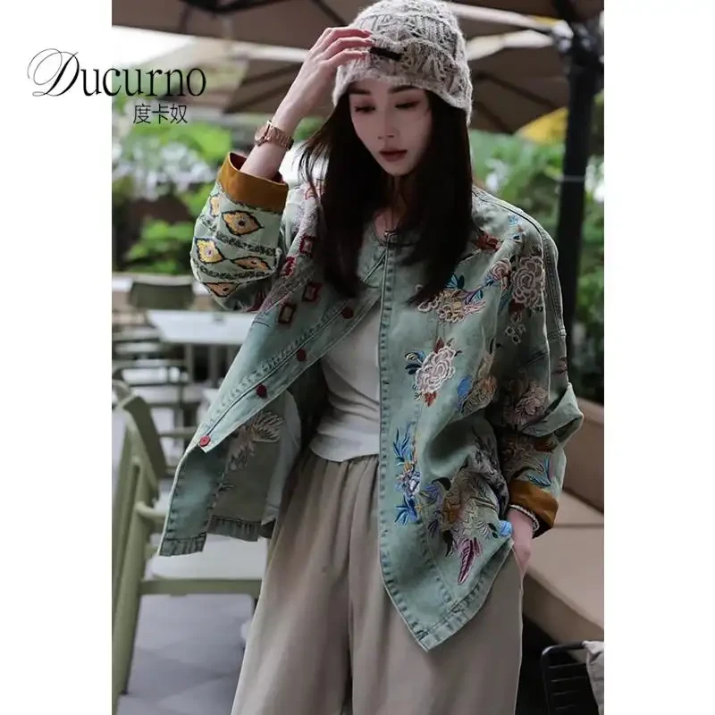 秋季新款小香风独特复古牛仔外套花卉刺绣圆领拼接时尚百搭短外套