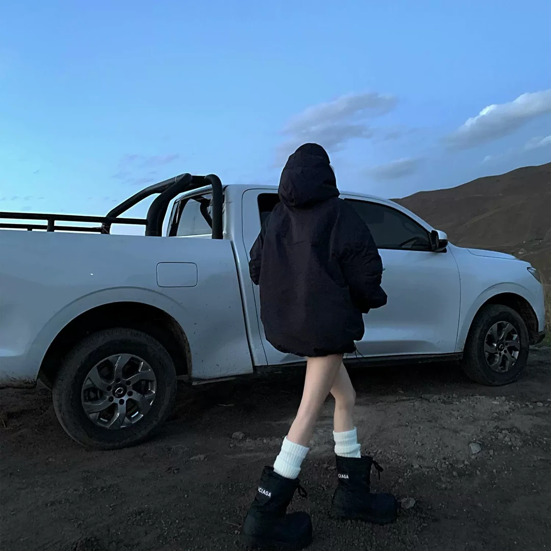 Rase le sol‘Wilderness Action’黑色短款连帽加厚鹅绒羽绒服