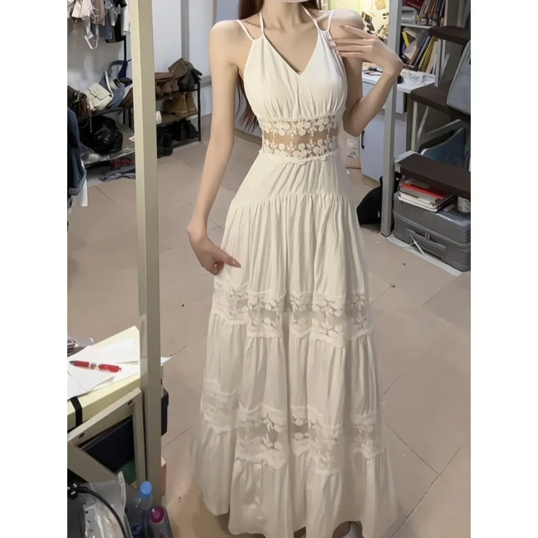 法式蕾丝拼接吊带连衣裙女夏季收腰气质高级感度假高腰显瘦长裙