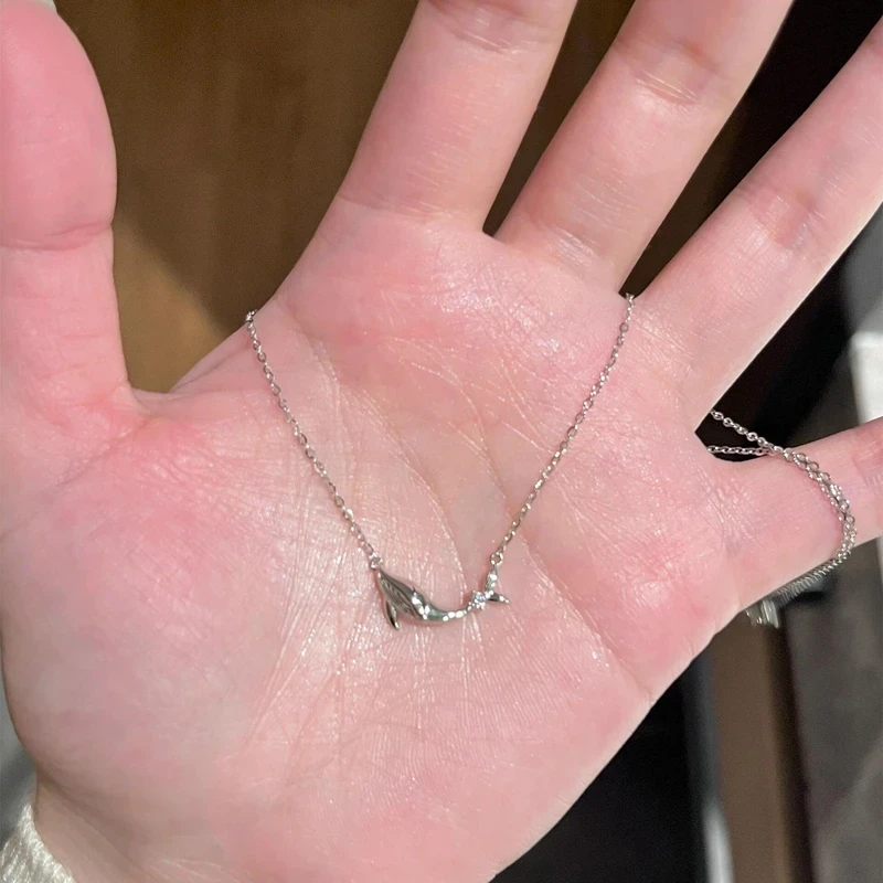 钛钢项链 银色鲸鱼吊坠锁骨链轻奢小众精致百搭ins学生颈链甜美