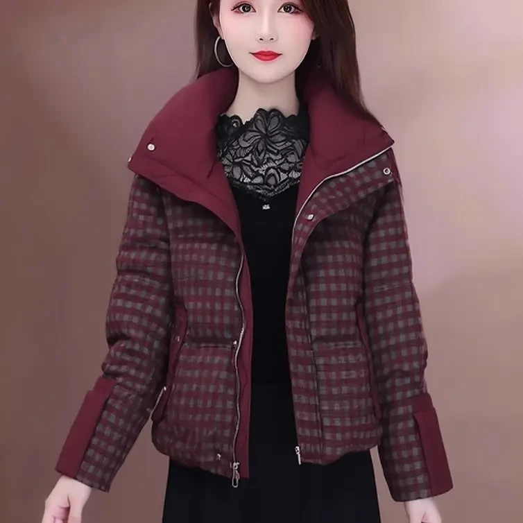 冬新款时尚休闲宽松显瘦百搭格纹加厚短款连帽白鸭绒女