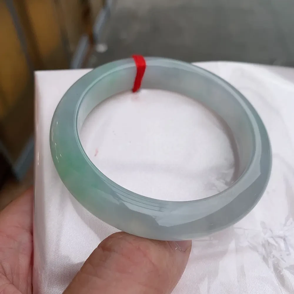 冰种白底青翡翠手镯天然缅甸翡翠手镯