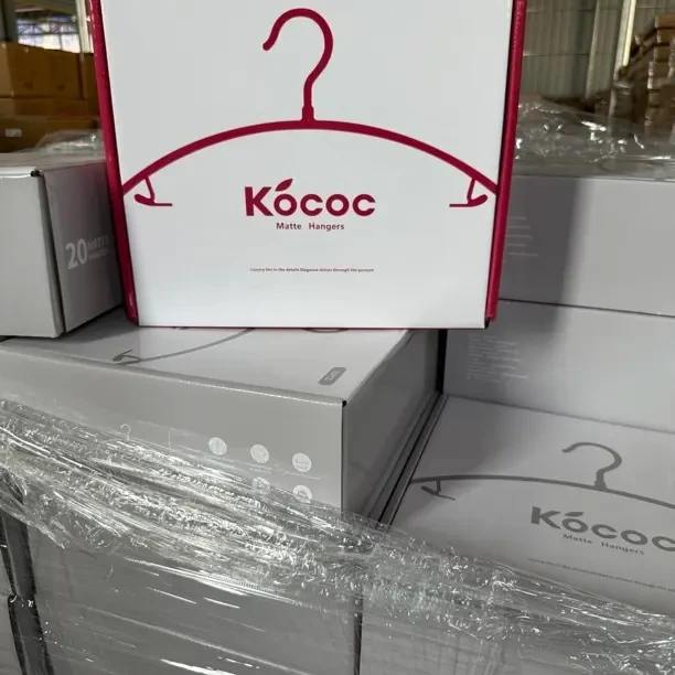 KOCOC家高端定制磨砂硅胶手感漆无痕衣架尾货