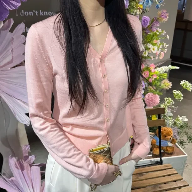 GIRDEAR/哥弟「爱丽丝甜梦」百搭秋冬气质羊毛V领针织衫女1499244