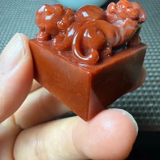 寿山老性结晶朱砂芙蓉《双瑞戏珠》