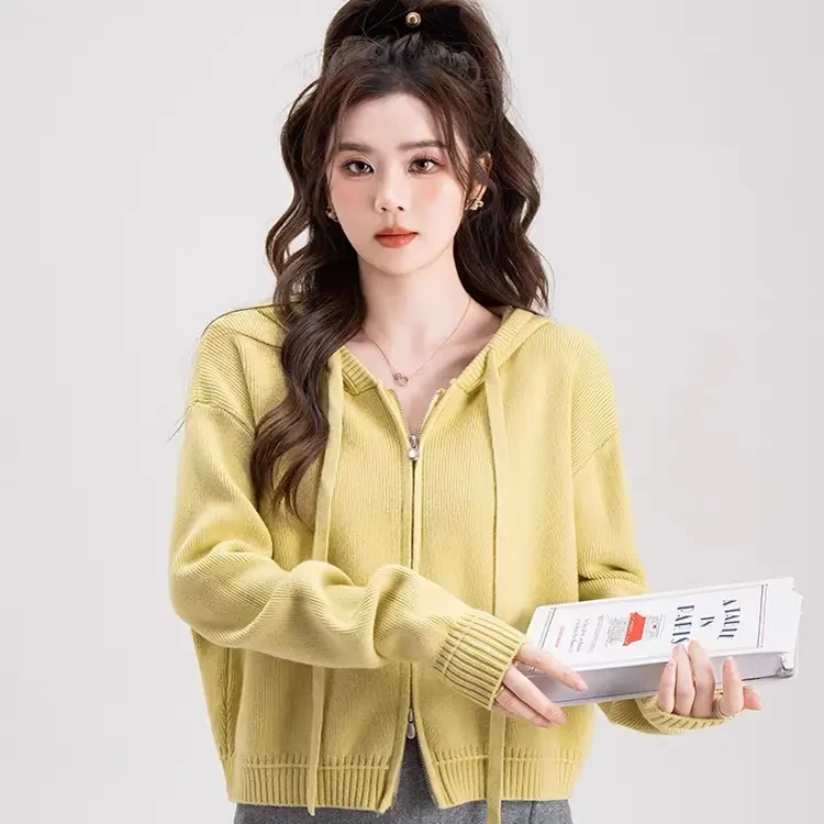 曼雪菲连帽拉链羊毛衣