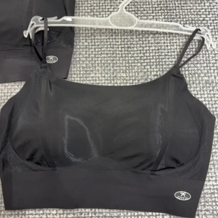 无痕薄款美背吊带文胸一体女性内衣防走光睡眠打底