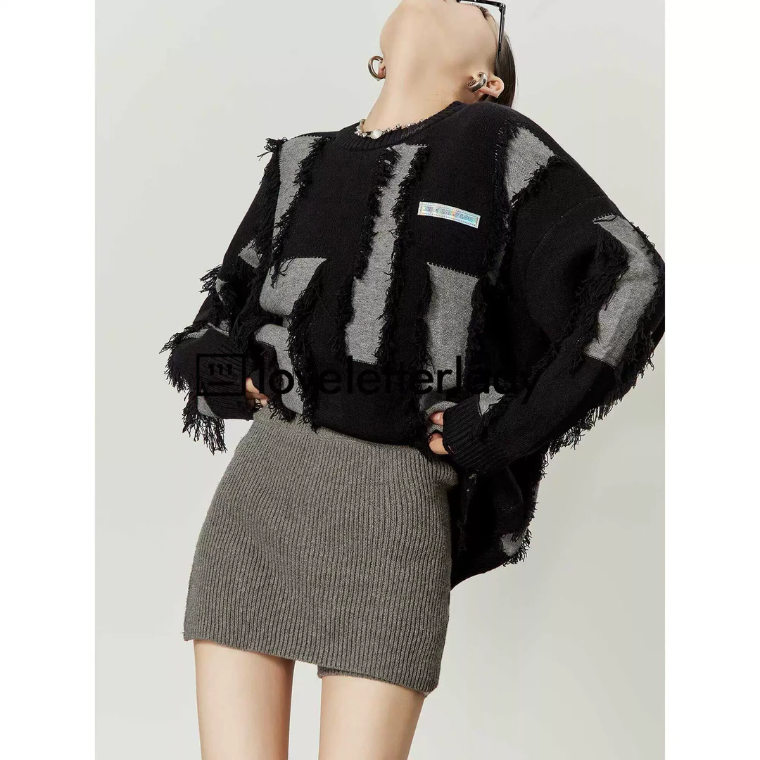 周里物黑色破洞流苏针织衫女2024秋季新款小贴标散口撞色毛衣外套