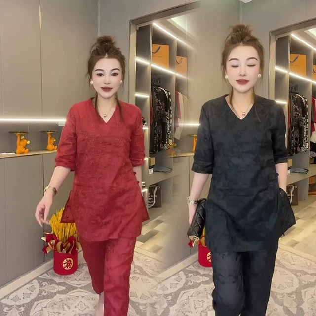 网红爆款时尚套装女2025年夏季新款设计感短袖V领刺绣上衣+哈伦裤