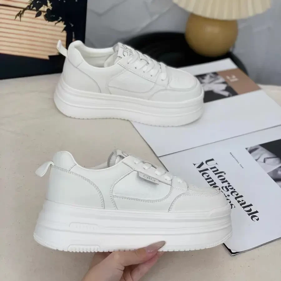 【店铺新品】修面皮防滑板鞋拼色百搭休闲鞋秋季女士复透轻奢厚底鞋