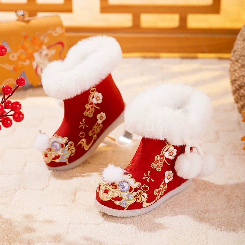 红色汉服靴子女童中式古风棉靴加绒软底儿童拜年鞋可爱祥瑞绣花鞋
