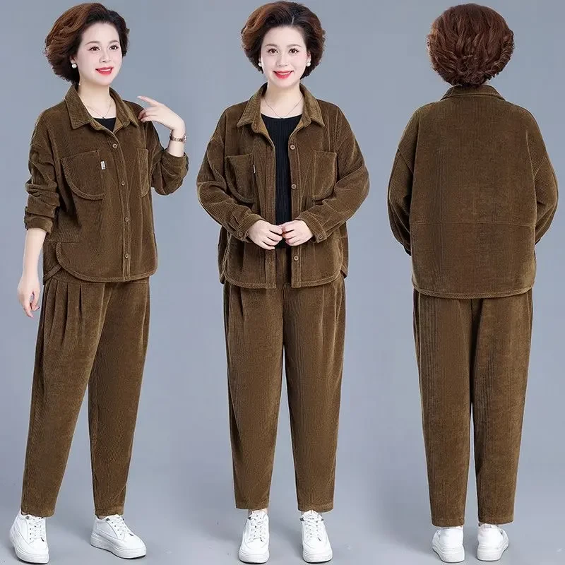 欧洲站妈妈秋装新款套装时尚洋气中老年女装春秋散步灯芯绒两件套
