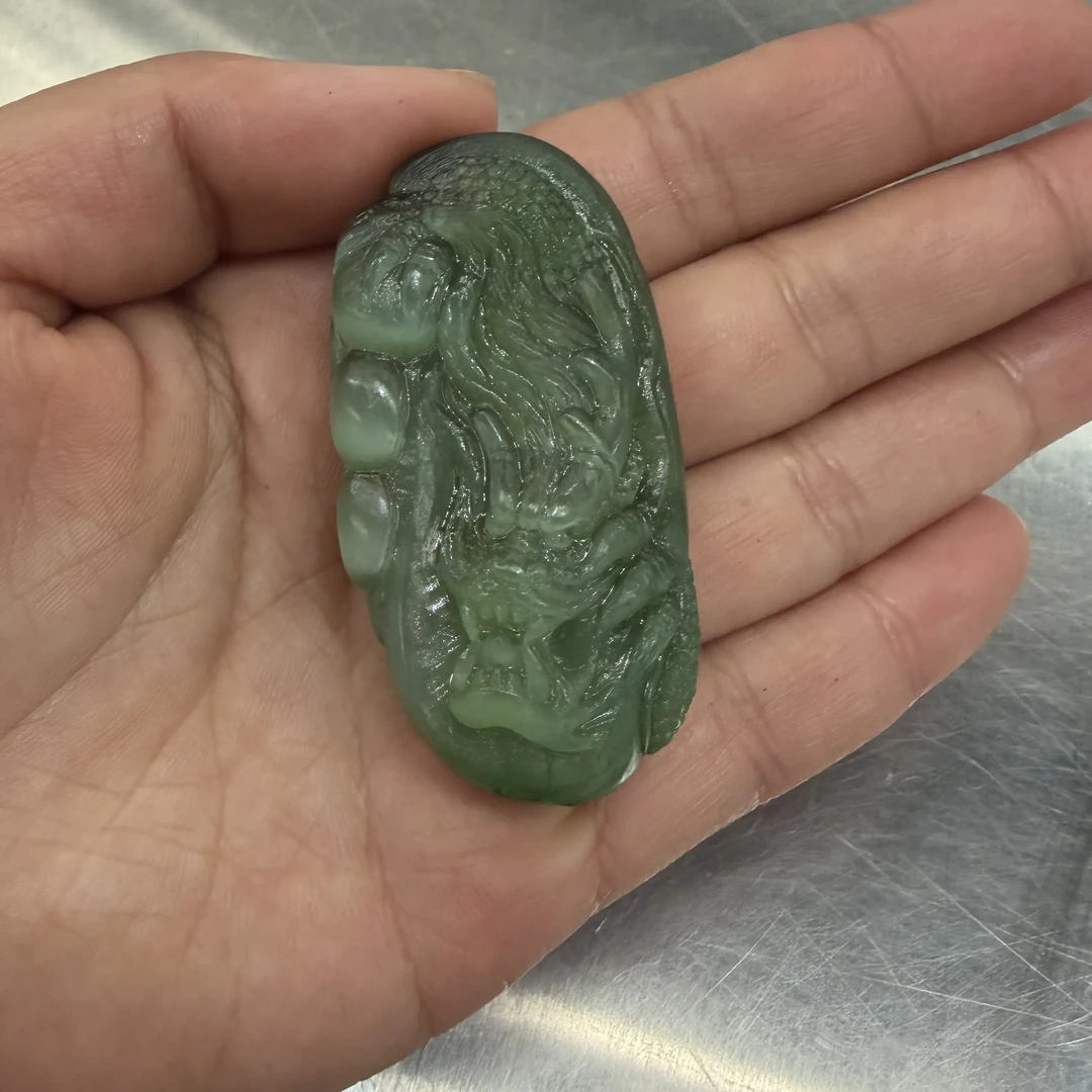 天然和田玉碧玉猫眼龙