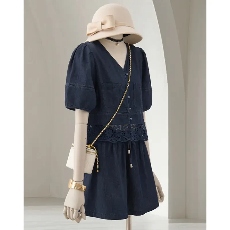 深蓝色复古牛仔套装女2025夏新款气质蕾丝拼接V领上衣短裤两件套