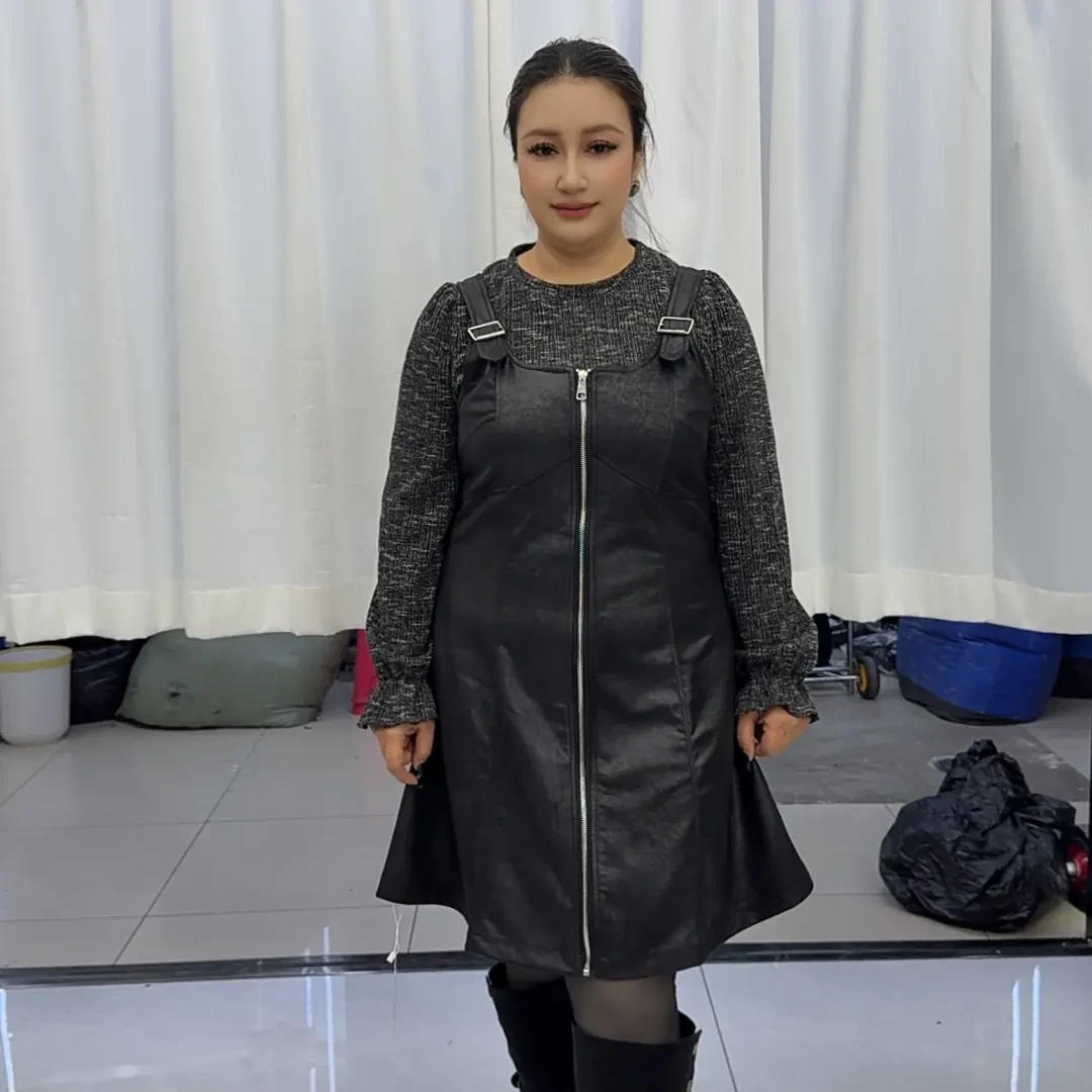 秋冬高级感圆领打底衫搭配背带裙时尚减龄套装