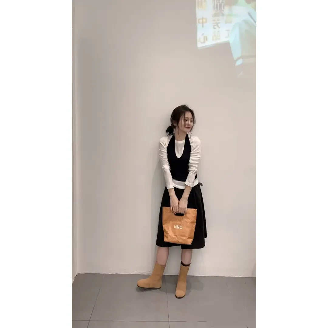 2025秋季新款韩系设计感挂脖针织背心圆领长袖打底衫半身裙三件套