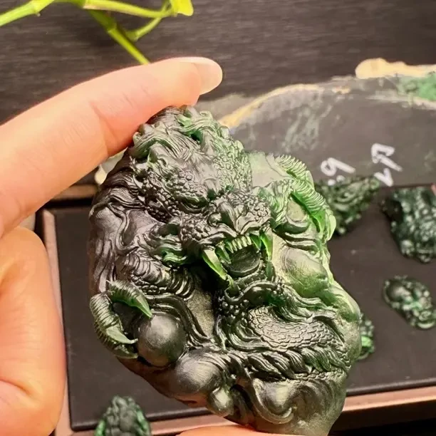 定制重工精雕龙牌