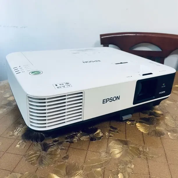 二手95新爱普生高亮度高清4200流明长焦投影