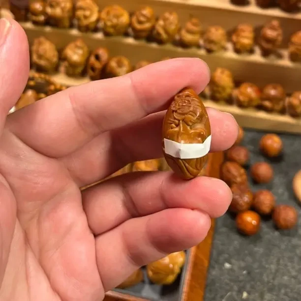 精工雕刻橄榄核哪吒文玩吊坠男女通用