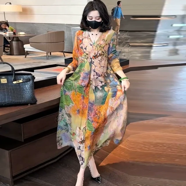 法式轻奢真丝度假连衣裙女装2025春夏新款印花V领油画风长款裙子