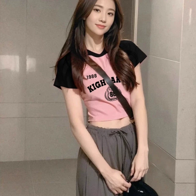 大码撞色短袖t恤女正肩甜辣妹美式设计感小众收腰短款上衣春夏季