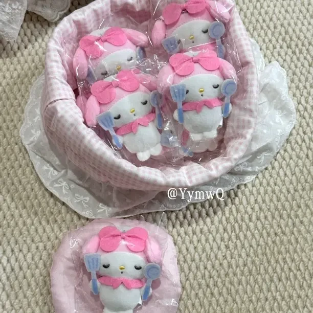 可爱美乐蒂刀叉小鼻嘎毛绒挂件女生包包挂饰生日礼物