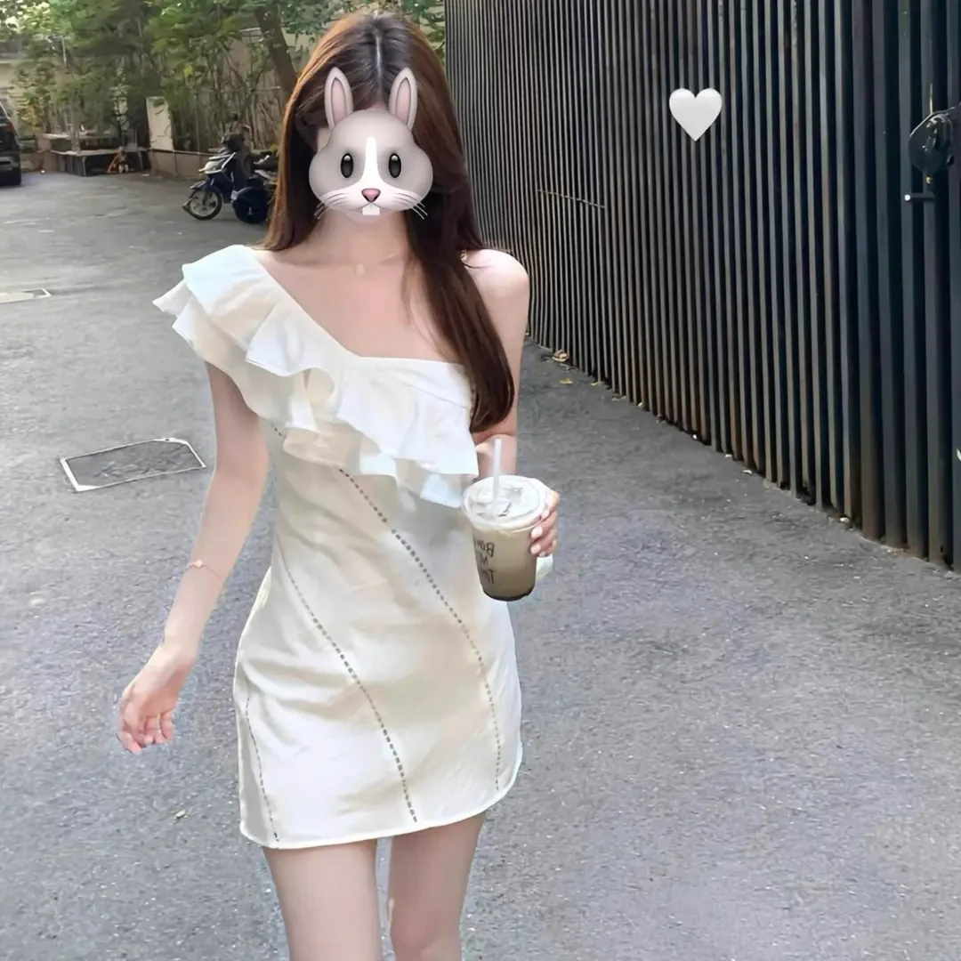 【美女氛围感】法式白色荷叶边斜肩连衣裙女设计感无袖收腰气质裙子