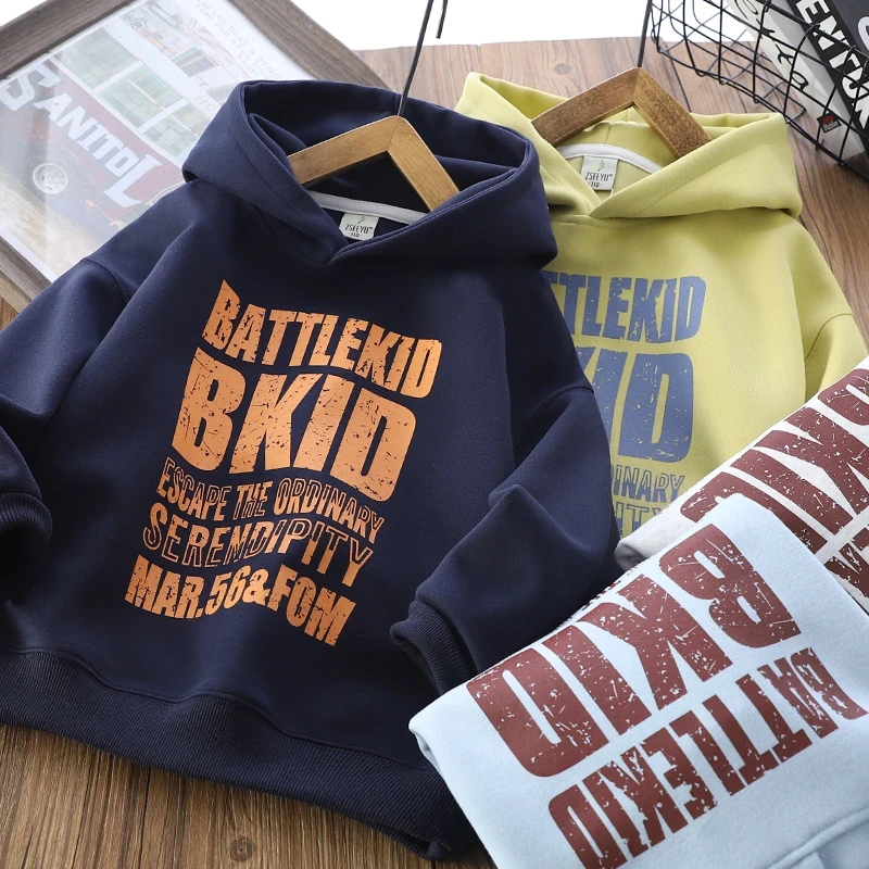 儿童连帽卫衣秋冬加绒字母印花男孩女孩保暖上衣中大童百搭打底衫