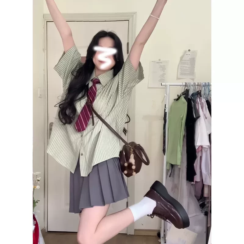 条纹衬衫2025新款女初春独特超好看日系文艺慵懒风学院风穿搭上衣