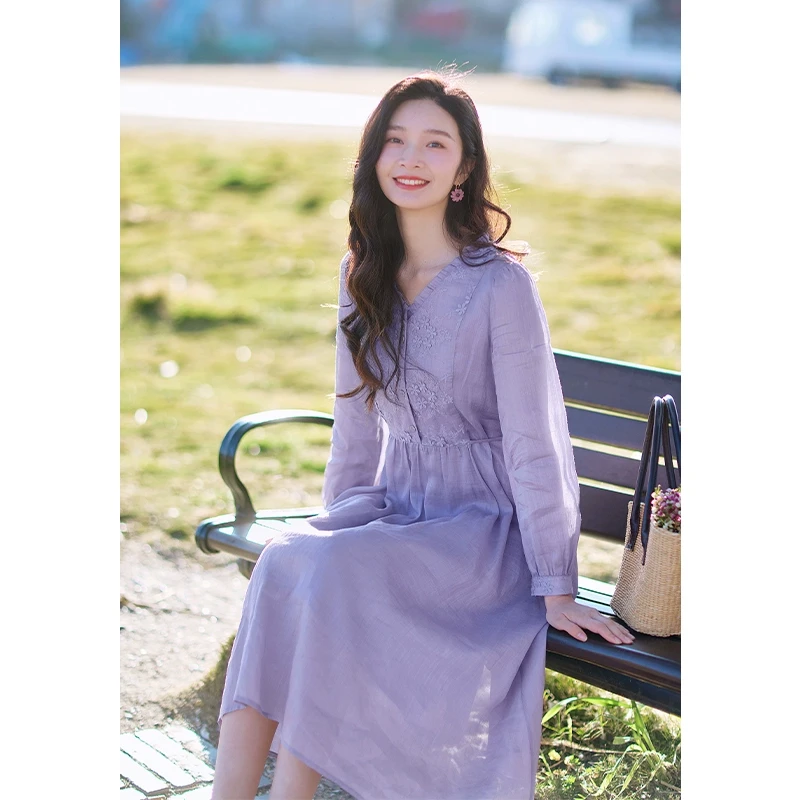 红念V领苎麻紫色连衣裙女中长款设计感春装2025新款气质淑女裙子