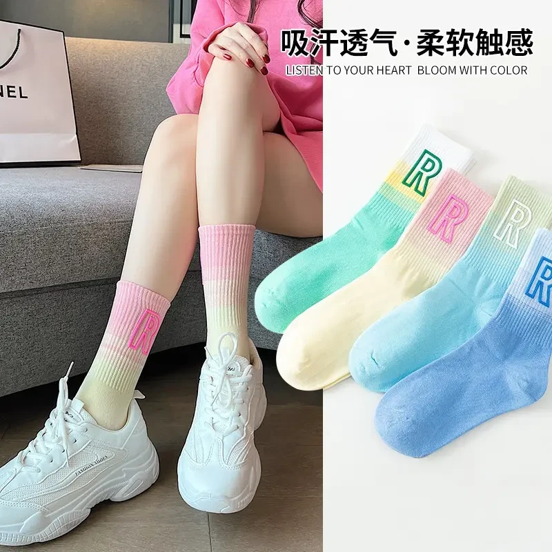 渐变字母休闲中筒袜子春夏秋季多巴胺运动袜ins彩色个性外穿潮袜