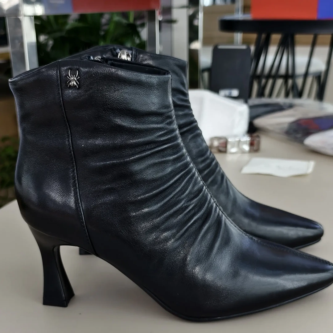 头层加绒尖头细跟短靴女秋冬时尚百搭裸靴及踝时装靴子