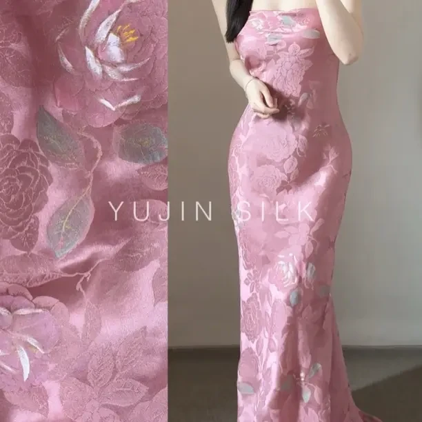 「粉桃」YUJIN SILK 双面手绘真丝提花缎桑蚕丝布料114门幅21姆米
