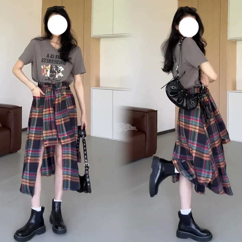 美式复古穿搭套装2025新款夏装v领t恤格子裤裙今年流行网红两件套