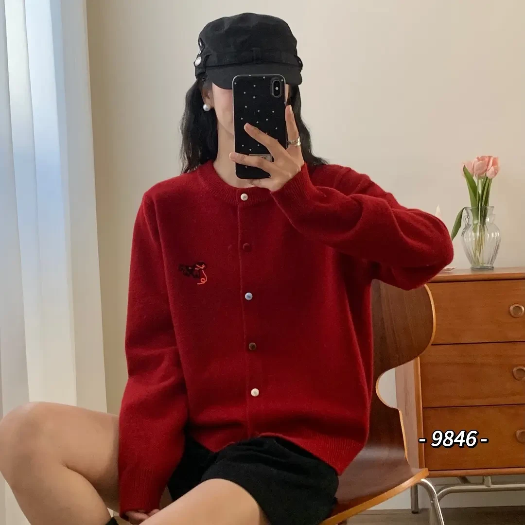 韩系宽松秋冬针织开衫减龄抽象小马背后刺绣9846