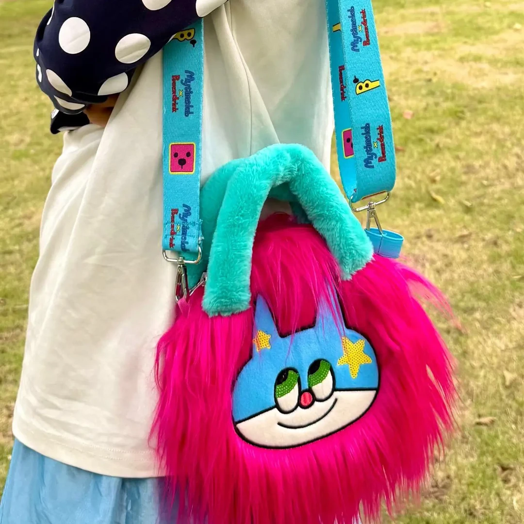 原创IP毛绒手提包潮玩