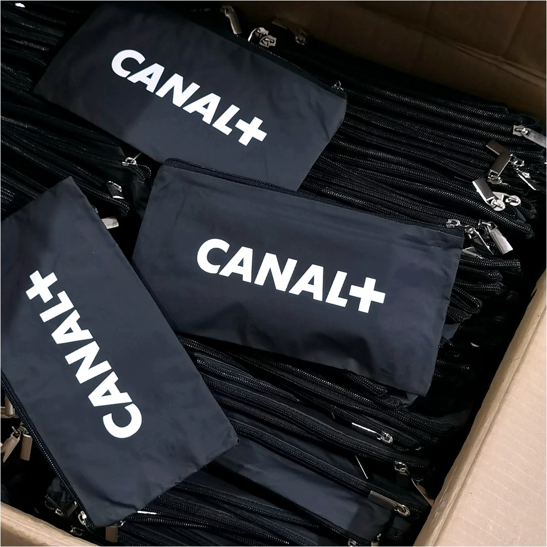 高品质防水耐刮面料车载收纳包数码包票据票务包卡包手拿包N52