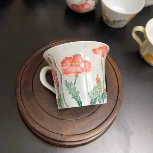 景德镇高温手绘立体釉办公家用咖啡牛奶可乐杯(虞美人）