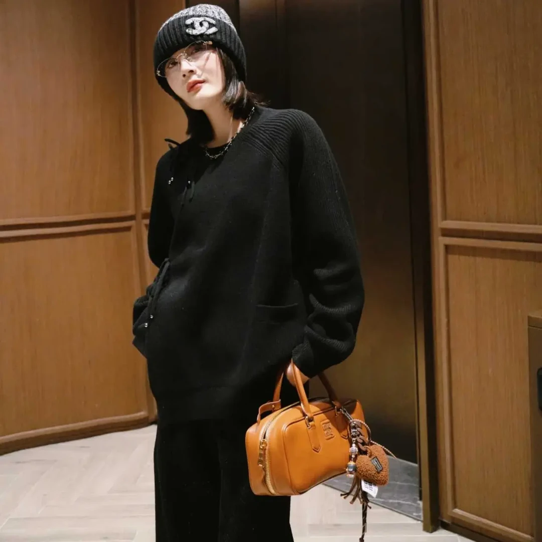 俪妍黑色圆领套头毛衫针织中式风秋冬百搭毛衫