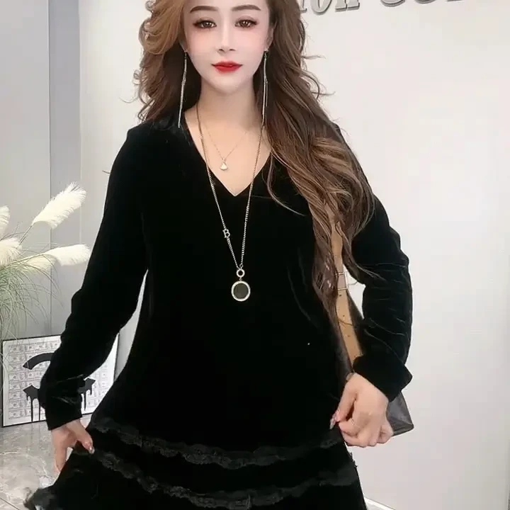 冬季女装长袖时尚洋气显瘦蕾丝花边拼接设计感丝绒小黑裙