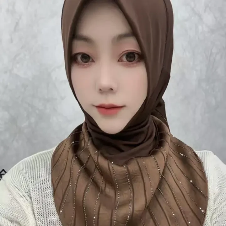 高端水晶麻拼接缎面薄款服饰时尚百搭休闲纱巾丝巾洋气回族头巾